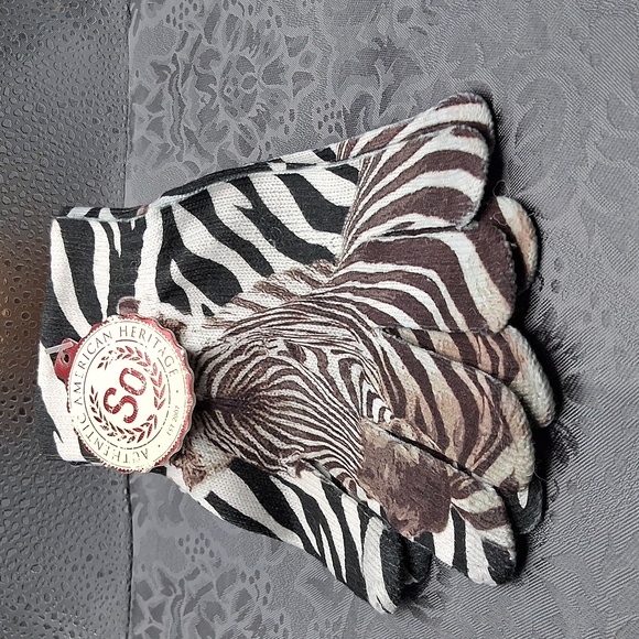 NWT Zebra Print Gloves OS - Picture 2 of 4